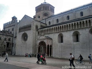 12_trento_romanska_katedrala_di_san_vigilio.jpg